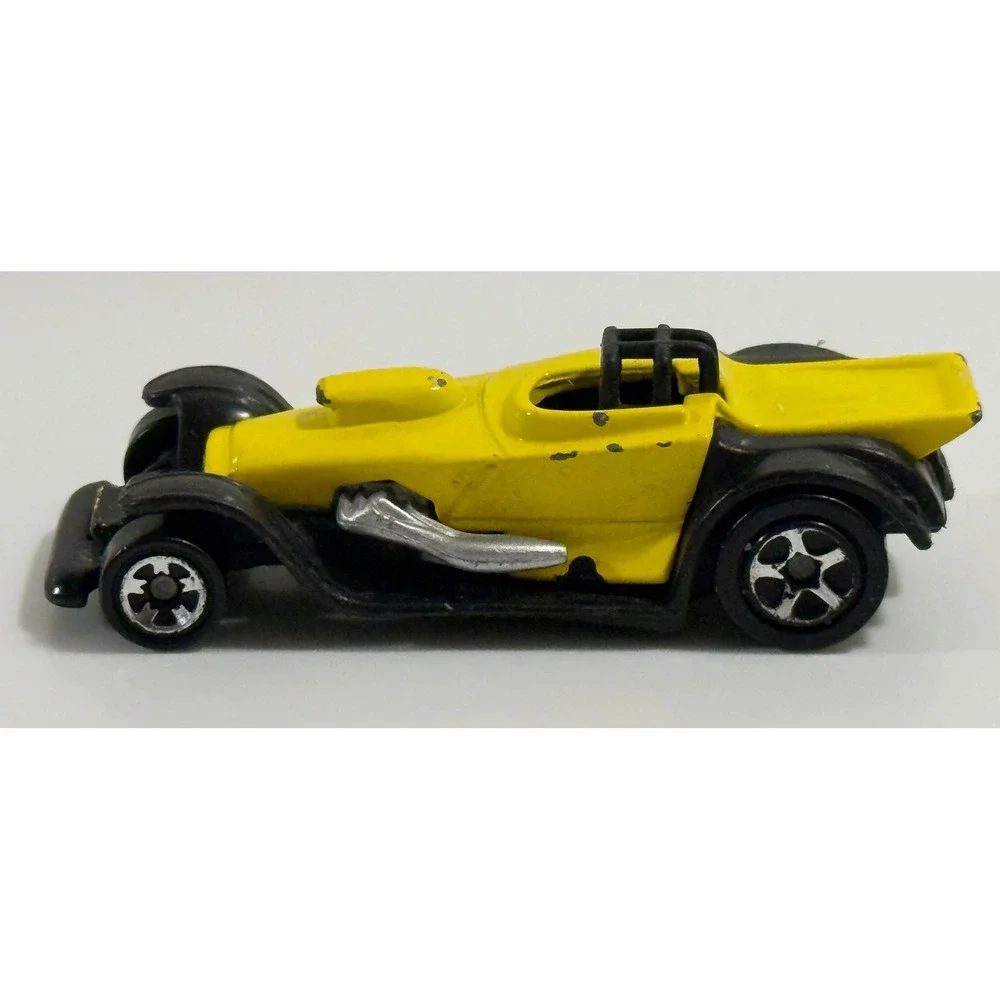 Hot‎ Wheels Modified Racer Toy Car 1/64 Yellow Black 2002 Mattel Vintage Style